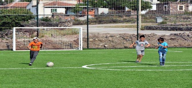 Aliağa Belediyesi’nden Tüm Mahallelere Halı Saha