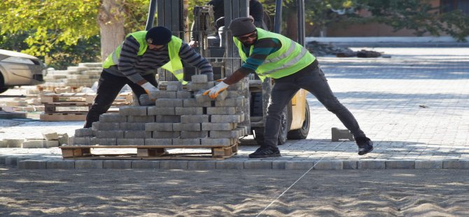 Aliağa Belediyesi Yeni Şakran’da Yolları Yeniliyor