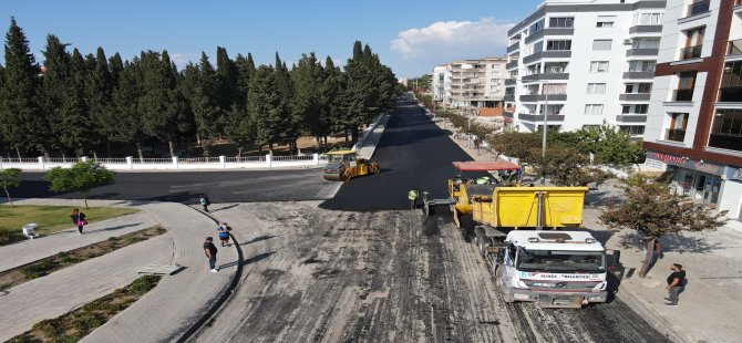 Beyazıt Caddesi’ne Sıcak Asfalt