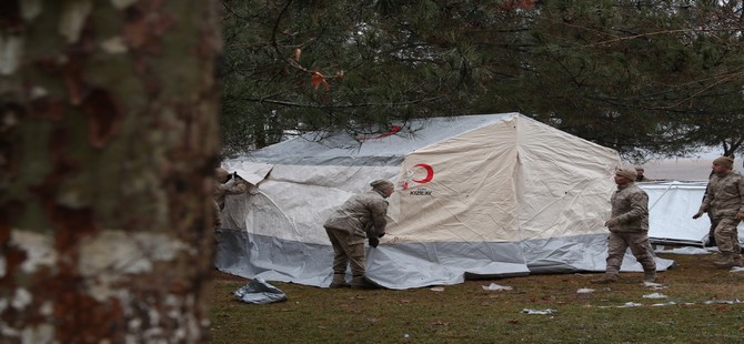 Kızılay’ın Sevk Ettiği 10 Bin Kişilik Çadırlar Kurulmaya Başlandı