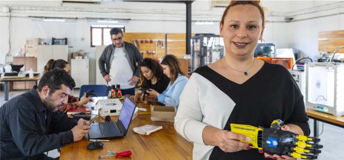 FabrikaLab İzmir’de Robotel üretildi