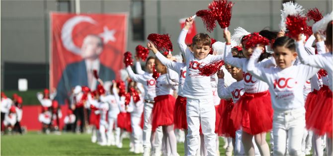 Aliağa Cumhuriyet İçin Atatürk Stadına Koştu