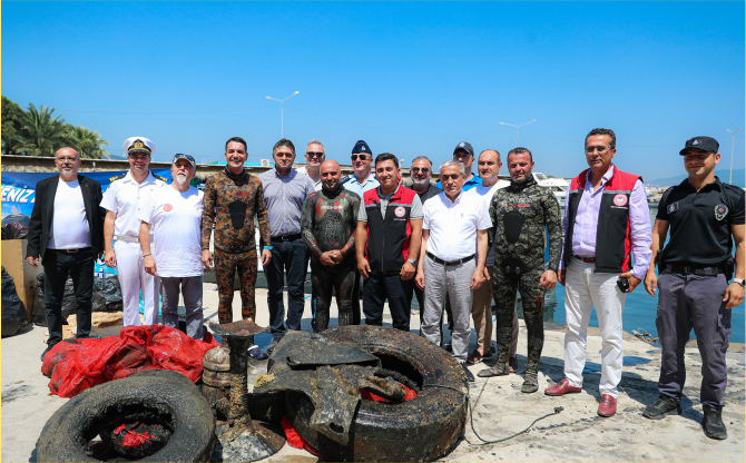 Aliağa’da Deniz Dibi Temizliği Yapıldı
