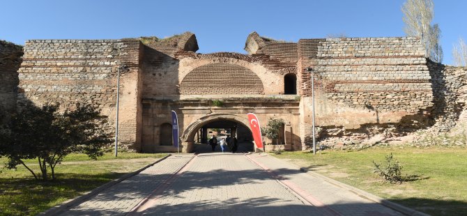 İki bin yıllık İstanbul Kapı geleceğe açılıyor