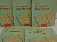 Evde Kalan Aliağalılar Vakitlerini Kitap Okuyarak Geçiriyor