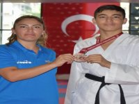 Karate Şampiyonasında Aliağa’ya Madalya