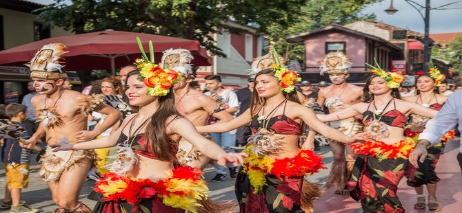 Bursa'da Rio Karnavalını Aratmayan Görüntüler