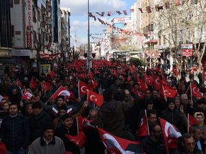 Uşak’ta Binlerce Vatandaş Teröre Lanet Okudu